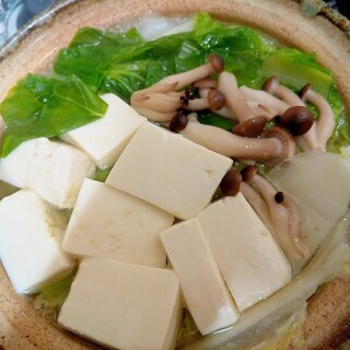 緑野菜で湯豆腐